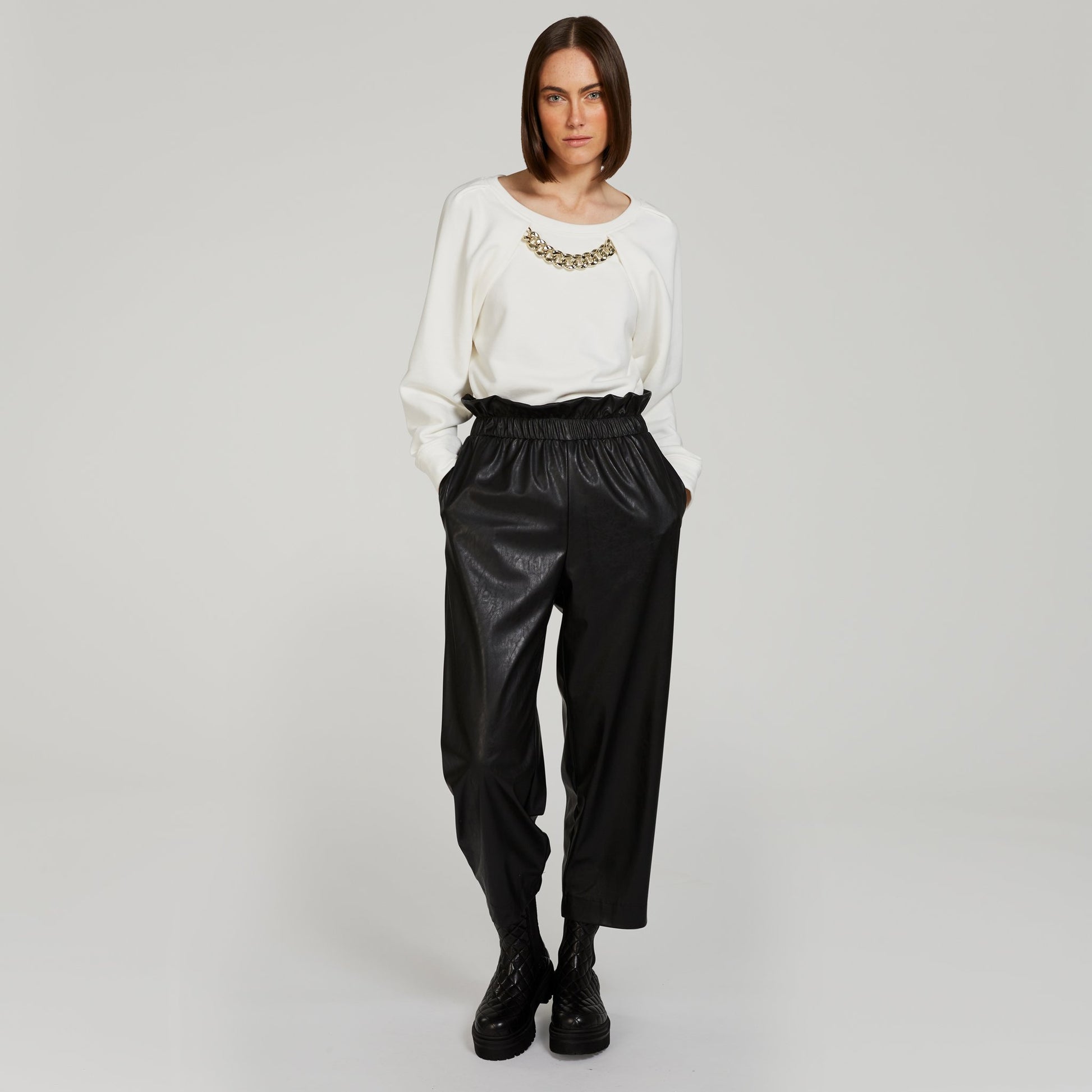 Faux leather ankle pants - Maska Mode