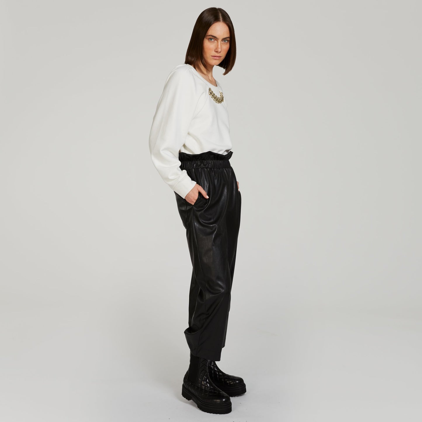 Faux leather ankle pants - Maska Mode