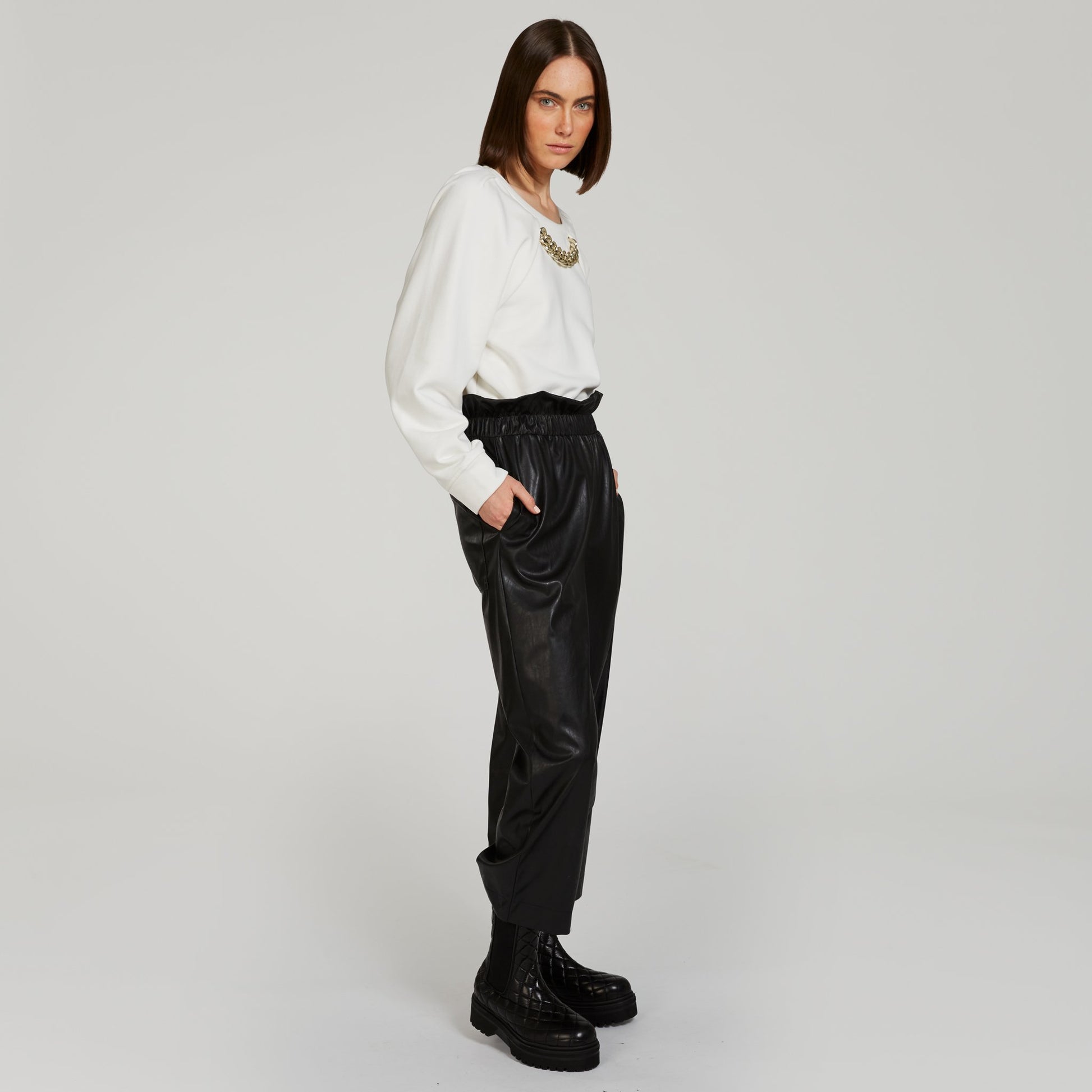 Faux leather ankle pants - Maska Mode